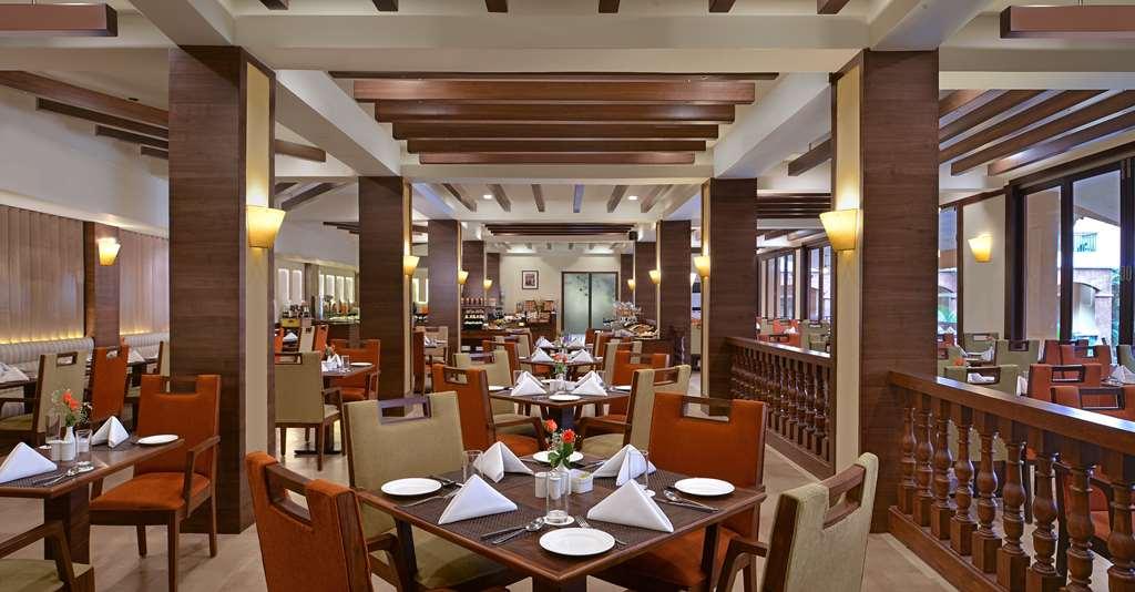 Country Inn & Suites By Radisson, Goa Кандолим Ресторан фото